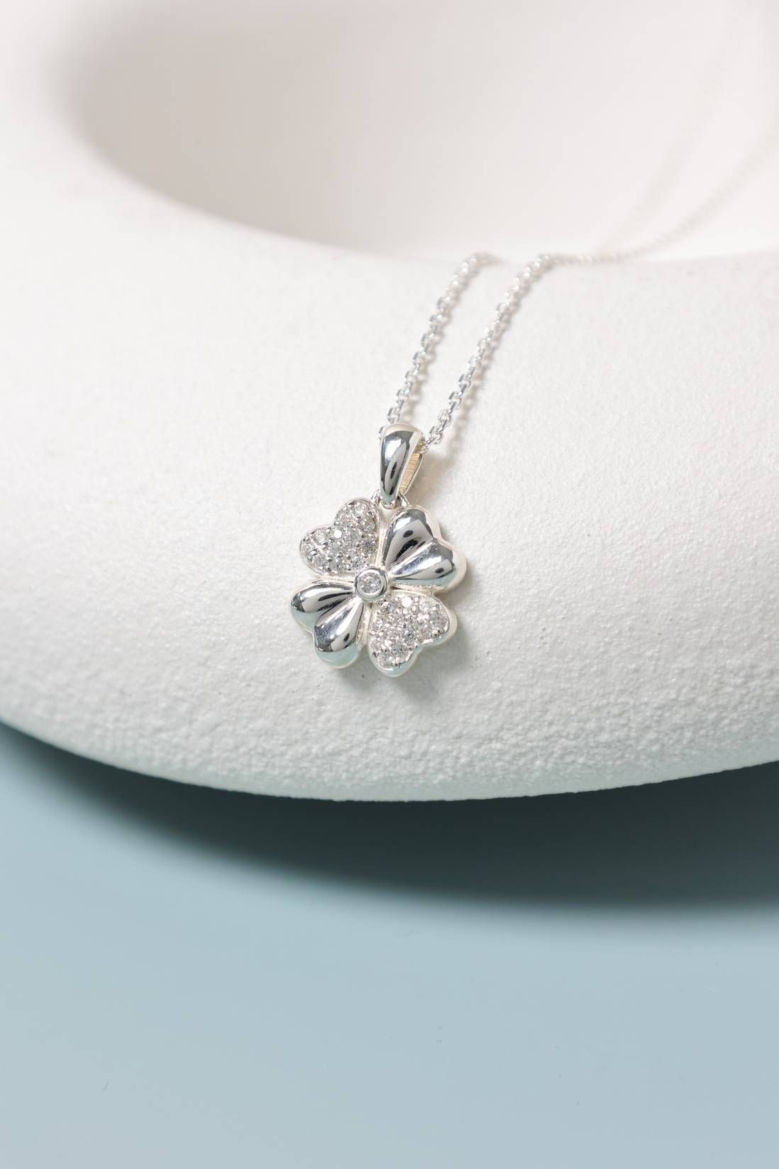 Mặt dây chuyền cỏ 4 lá bằng bạc